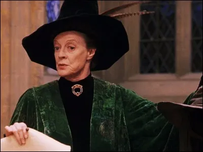 Quelle matière enseigne le professeur McGonagall ?