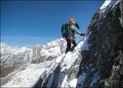 La hauteur du K2 par rapport à celle du Mont Blanc :