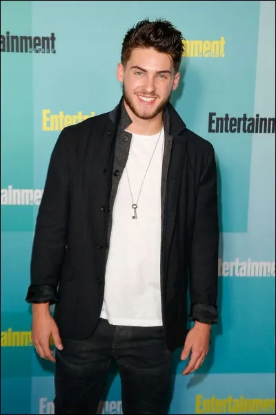 À quelle espèce Theo appartient-il ?