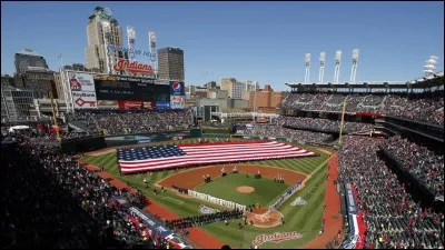 Le Progressive Field est le nom du stade où jouent les Indians. 
Il s'agit du club de baseball de :