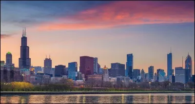 Quels sont, respectivement, les noms des clubs de baseball des villes suivantes : Saint-Louis, Phoenix, Miami et Chicago ?