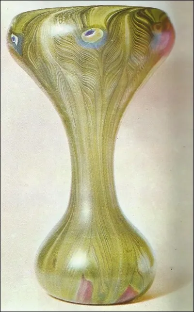 Ce vase est dû à...