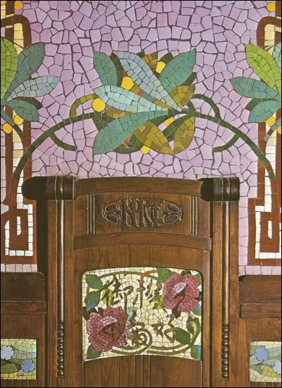 Dans quelle ville peut-on admirer cette décoration intérieure de la gare du Nord ?