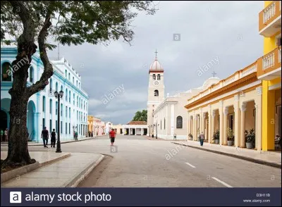 Dans quel pays se trouve la ville de Bayamo ?