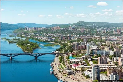 Cette ville de Sibérie, peuplée d'un million d'habitants, traversée par l'Iénissei, c'est :