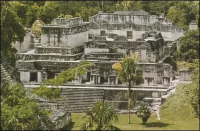 Dans quel pays peut-on visiter "Tikal" ?