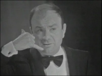 Quel numéro Fernand Raynaud demande-t-il en vain dans un de ses sketchs ?