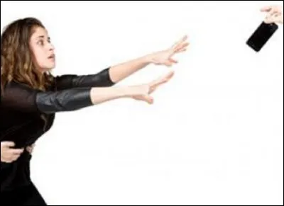 Quel nom donne-t-on à la phobie liée à la peur excessive d'être séparé de son téléphone mobile ?