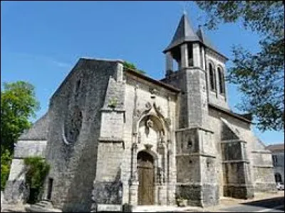 Nous sommes maintenant en Dordogne devant l'église Saint-Christophe de Champagnac-de-Belair. Nous sommes dans l'ancienne région ...