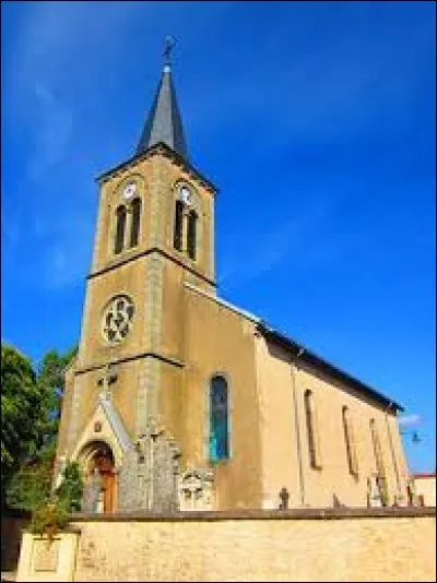 Nous sommes dans le Grand-Est devant l'église Saint-Wendelin d'Eblange. Nous sommes dans l'ancienne région Lorraine, dans le département ...