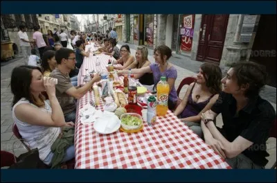 Quel spectacle affligant nous offrent les piques-niqueurs qui se sont installés dans nos rues !