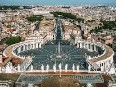 Le Vatican a annoncé qu'il ne fallait pas que les autos s'approchent trop de l'abîme et qu'on allait chasser ceux qui s'intéressent aux plaisirs de trop d'hommes.