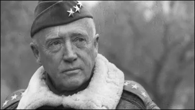 Le général américain George Patton est décédé des suites de ses blessures lors de la Deuxième Guerre mondiale.