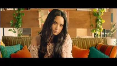 Qui sont les auteurs-compositeurs de "Solo" ?
Indice : La star-vedette de la chanson est Demilovato.