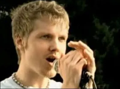 Kyo a chanté ''Dernière danse'' en 2003. Quelle chanteuse a dans son répertoire un titre identique ?