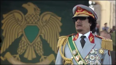 Le colonel Kadhafi était le dirigeant dictateur de quel pays ?