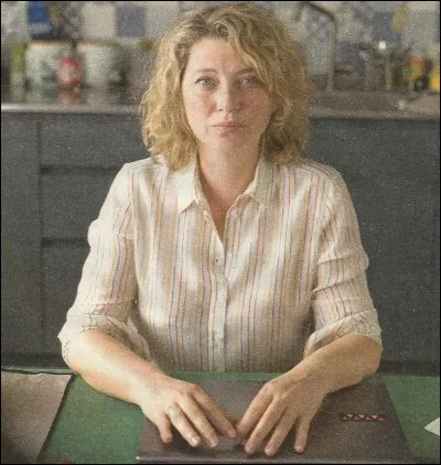 Qui joue le rôle de "Candice Renoir" ?