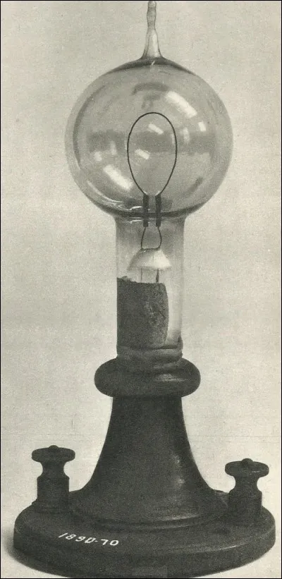 En quelle année Edison a-t-il fabriqué sa première lampe ?