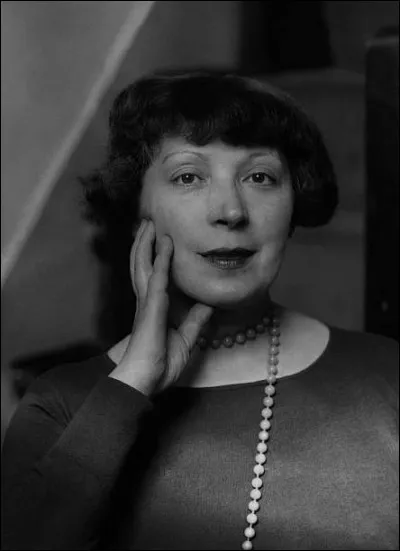 Artiste-peintre figurative (1883 - 1956) étroitement associée à la naissance de l'art moderne.