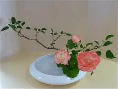 Toujours au Moyen Âge, c'était une association de marchands.