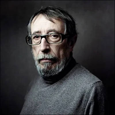 En 1997, l'auteur qui remporte le prix Goncourt est...