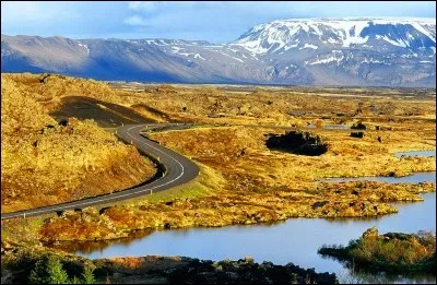 La route 1 d'Islande est aussi connue sous le nom de...