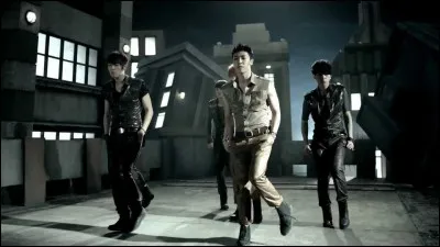 Qui chante "Fiction" ?