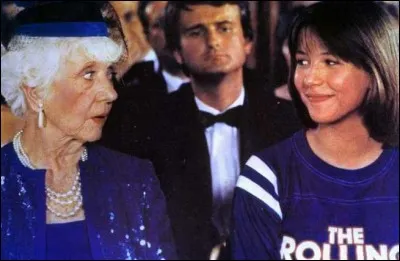 Dans "La Boum", quel est le surnom de Denise Grey, la grand-mère de Vic ?