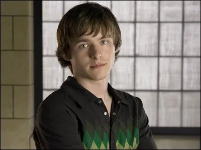 C'est le fils du frère de Scofield :