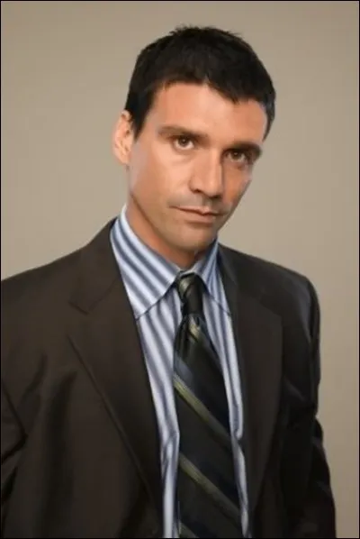 Comment s'appelle cet avocat ?