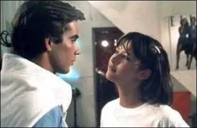 Avec qui était-elle en ce lieu ?