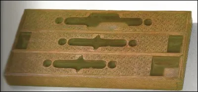 Pendant plus de deux cents ans, ce jeu était le préféré des marins normands : il a pour nom...