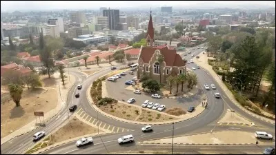 Cette ville africaine, capitale de la Namibie, c'est :
