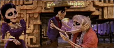 Pourquoi Héctor veut-il traverser le pont de pétales ?