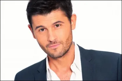 Journaliste et animateur télé français, il est né le 2 janvier 1977 :