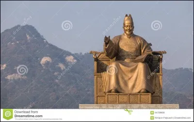 Qui était destiné, selon la légende et les devins, à devenir un grand sage ou un grand roi ?