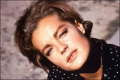 Qui est cette actrice qui joue le rôle de Marie dans le film 'Une histoire simple' de Claude Sautet ?