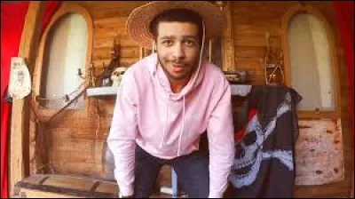 Quel est le thème du décor du studio de Mastu ?