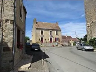 Épineu-le-Chevreuil est un village Sarthois situé en région ...