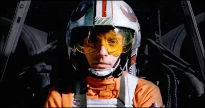 Lors de la bataille de Yavin dans l'épisode 4, Luke Skywalker pilotait sous l'indicatif "Red five" (rouge 5).