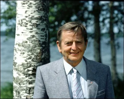 Quel chef d'état est mort assassiné le 28 février 1986 dans une rue de Stockholm, alors qu'il rentrait à son domicile ?
