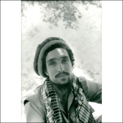 Quel chef de la résistance contre les talibans en Afghanistan est assassiné ?