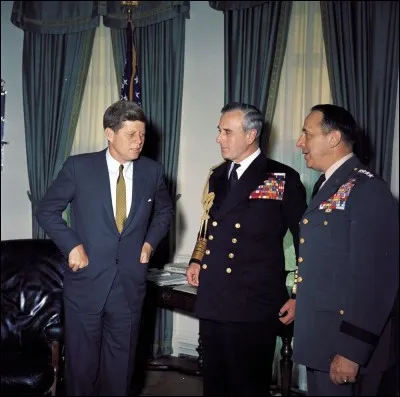 Par quel organisation Louis Mountbatten fut-il assassiné ?