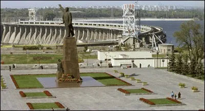 Cette ville ukrainienne de 750 000 habitants, arrosée par le Dniepr, c'est :