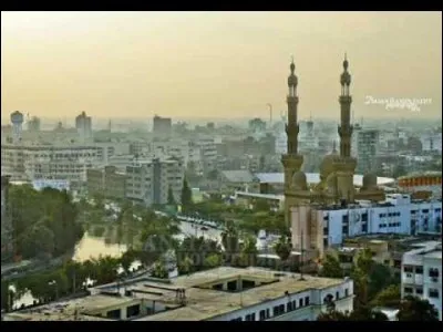 Cette ville égyptienne de 300 000 habitants, au nord du Caire dans le delta du Nil, c'est :