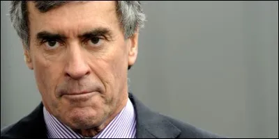 Qui est ce menteur qui a été pris la main dans le sac ?