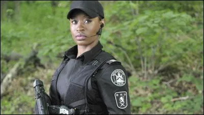 Après sa mort, il est remplacé par l'agent de police et ancienne pompier ...