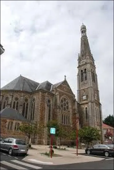Nous partons dans les Pays-de-la-Loire, à Saint-Hilaire-de-Chaléons. Ville de l'arrondissement de Saint-Nazaire, dans les Marches Communes de Bretagne-Poitou, elle se situe dans le département ...