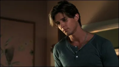 Qui est Courtney Dilaurentis ?