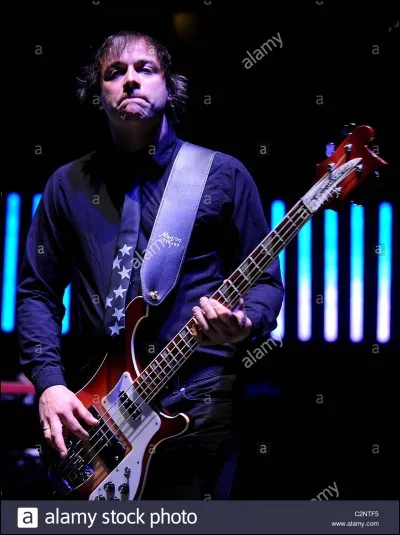 De quel instrument jouait-il initialement ?